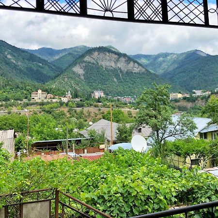 Achela'S Guesthouse Borjomi Esterno foto