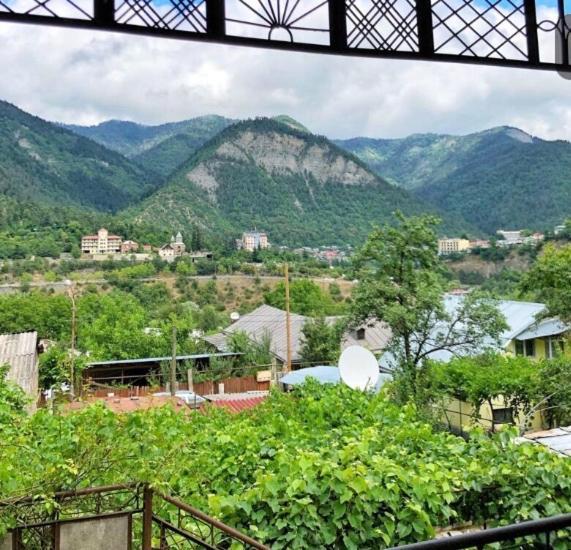 Achela'S Guesthouse Borjomi Esterno foto